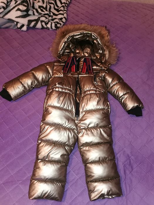 Продам комбинезон детский "MONCLER"
