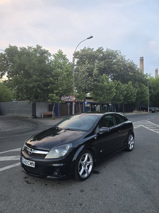 Opel Astra H GTC OPC Line 2