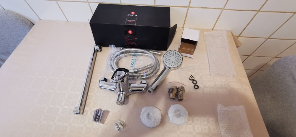 Baterie cada cu dus, pipa lunga