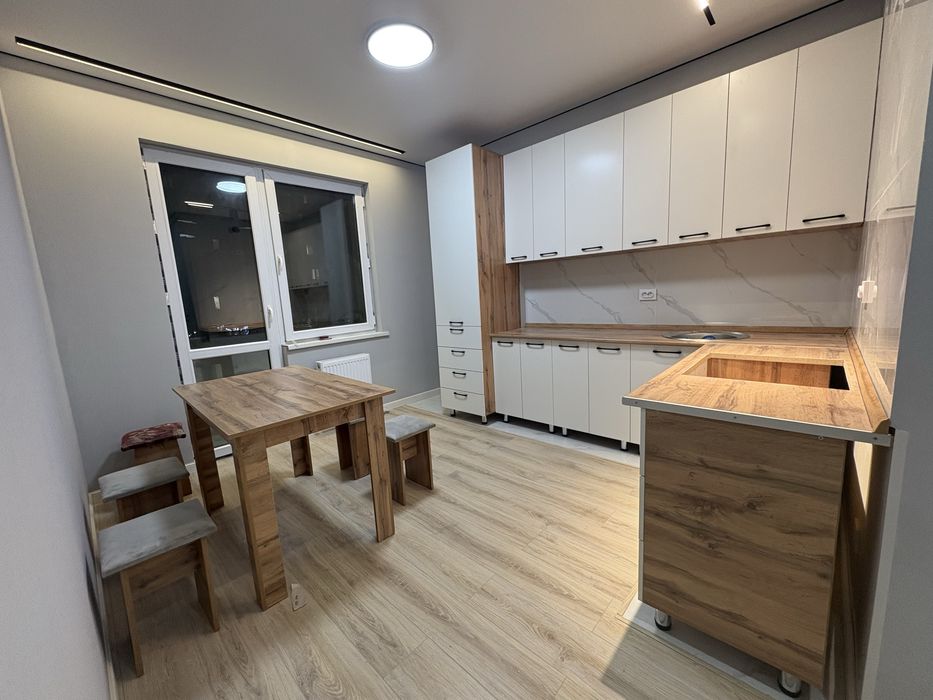 Сдам 2 комнутную квартиру