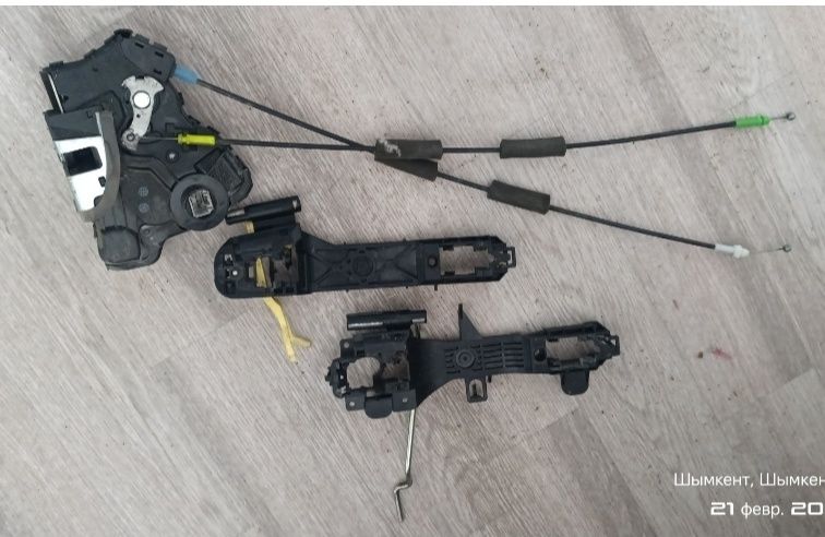 Продам двери правые от камри 50