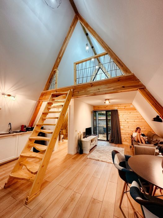 Cabane A-frame din lemn executie complecta garantie 20 de ani foisoare