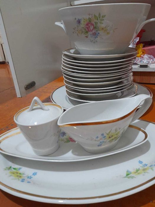 Столовый сервиз.
