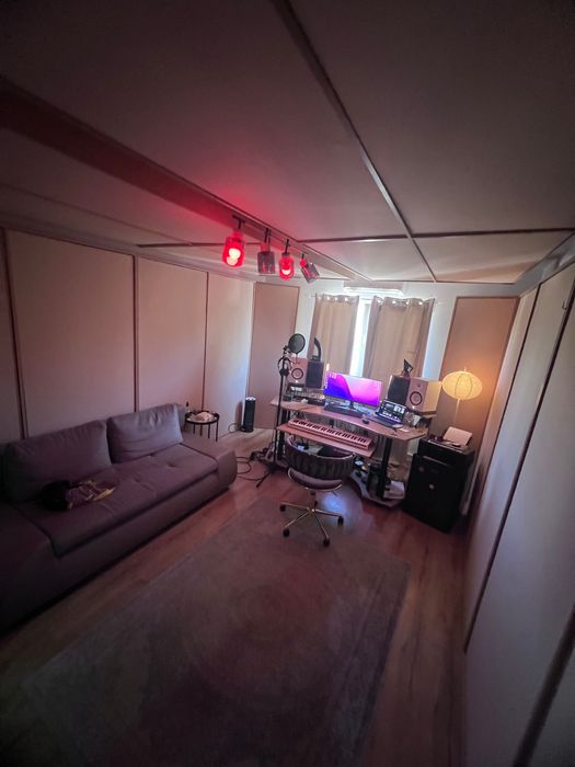Studio Audio / Predare chirie(300 euro lunar cu tot cu utilitati)