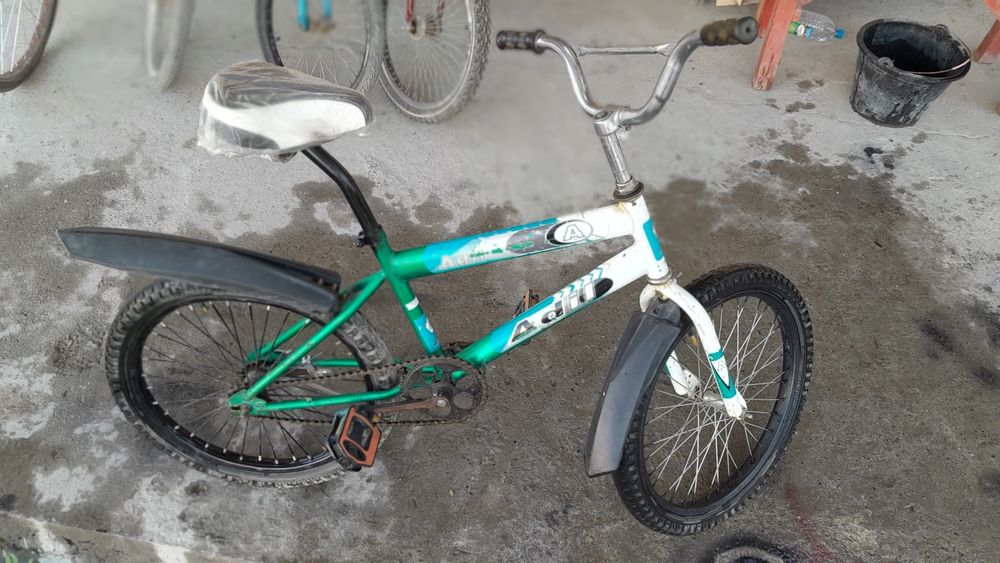 Velosipedlar sotiladi narxlar kelishilgan holda