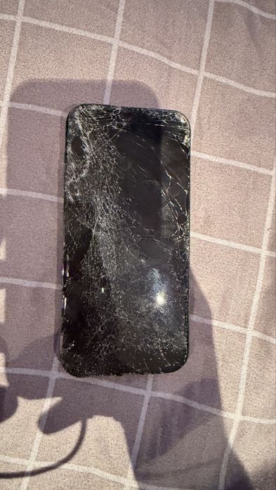 2-броя iphone 15 pro max за части