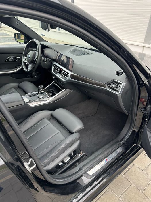 BMW 330 BMW 330i * xDrive * M-Pack