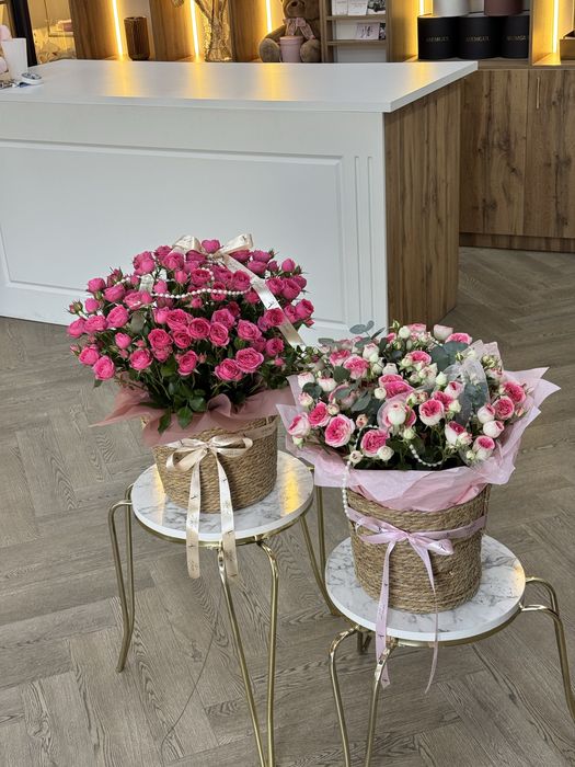 Букеты спрей розы в кашпо