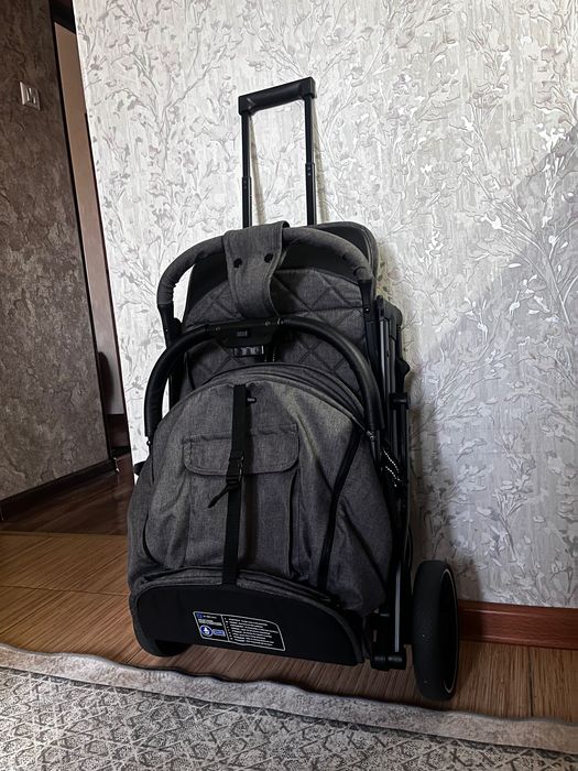 Детская прогулочная коляска