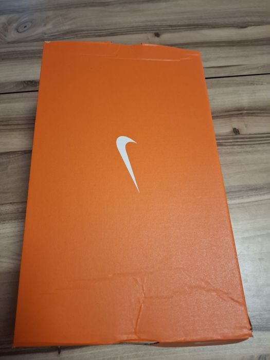 Vând  NIKE  NR.42,5