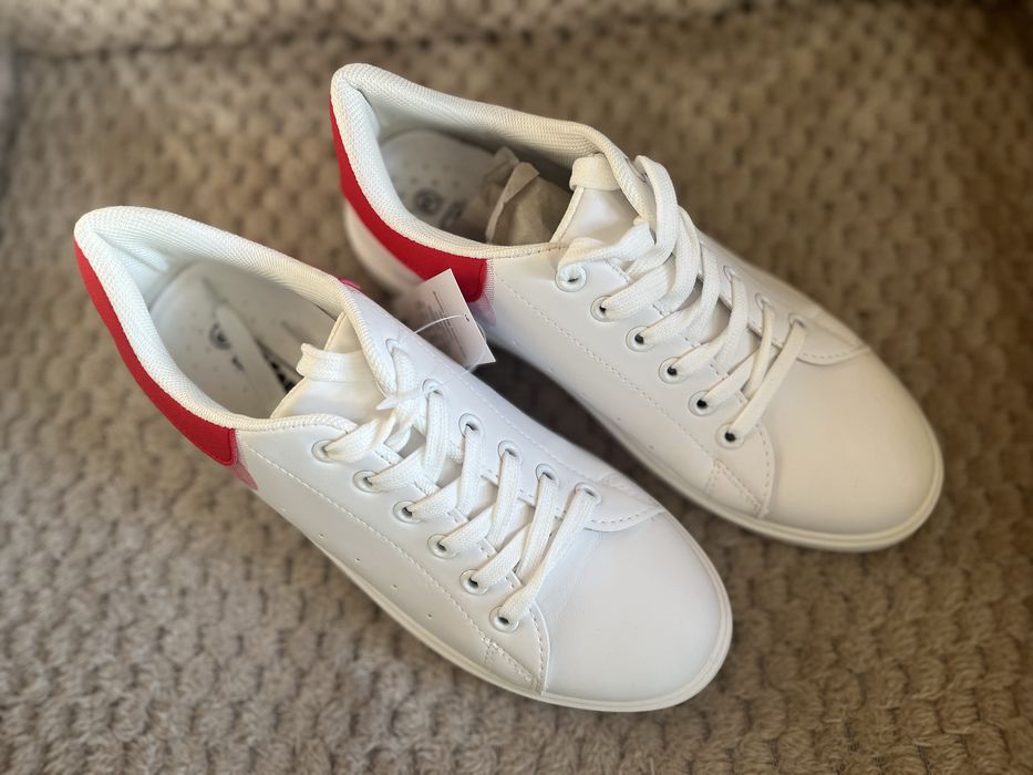 Нови дамски кецове 39