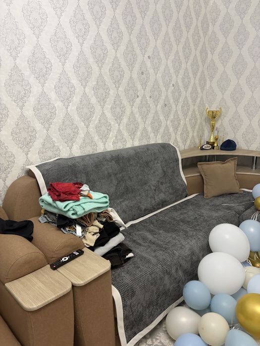 Диван угловой в хорошем состоянии