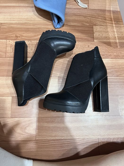 Срочно продам женскую обувь