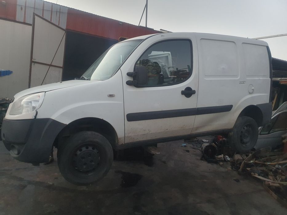 Dezmembrez fiat doblo motor 1.3 jtd 2006 cutie viteze 5 trepte
