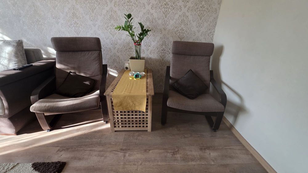 Balansoare si masa cub ikea