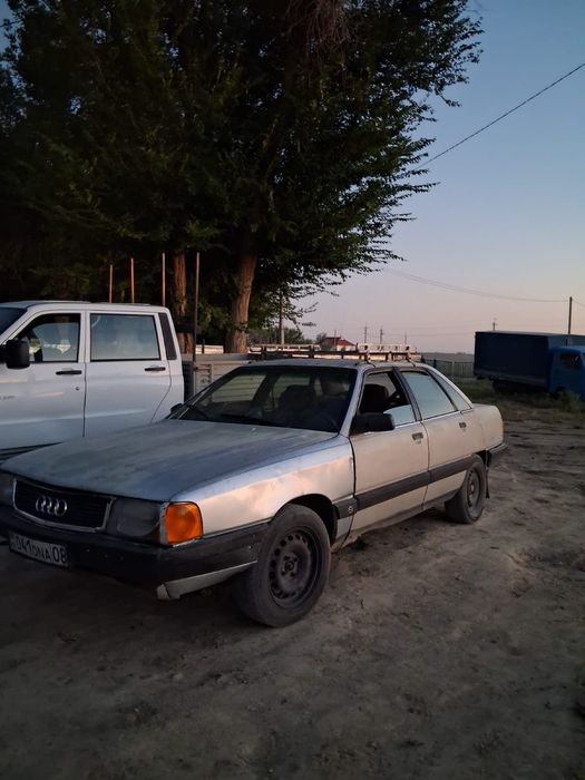 Ауди 100 и прицеп