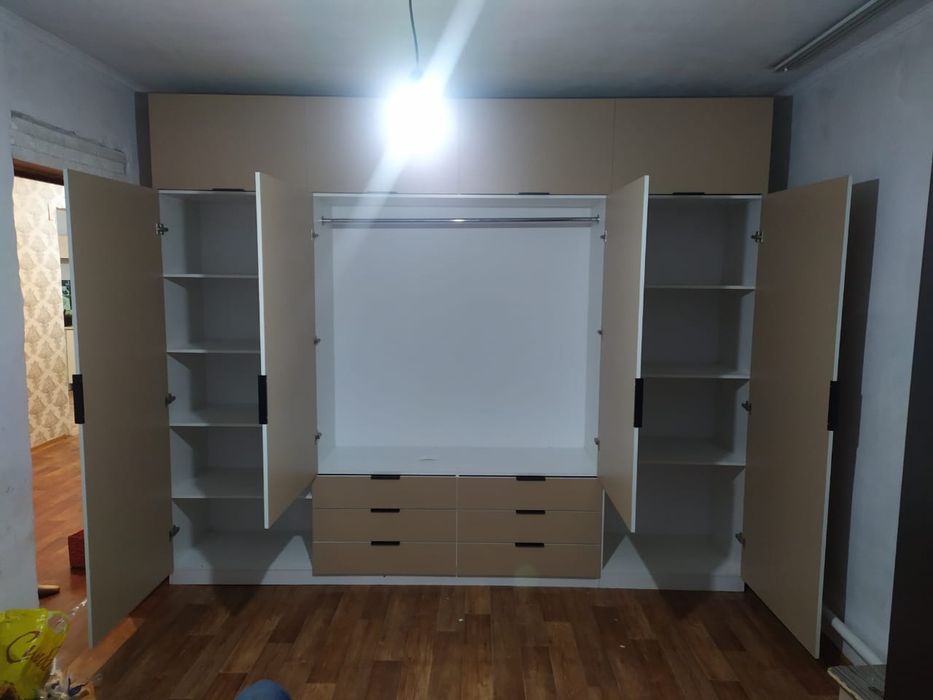 Шкаф распашной новый