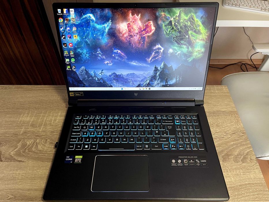 Acer Predator Helios 300 17 inch  i9-11900H, RTX 3070, 16GB ram