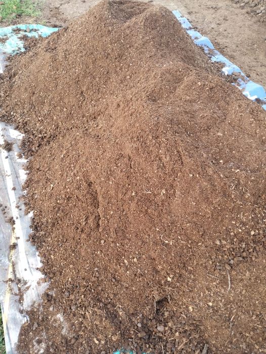 Balegar (mranita) și pământ vegetal