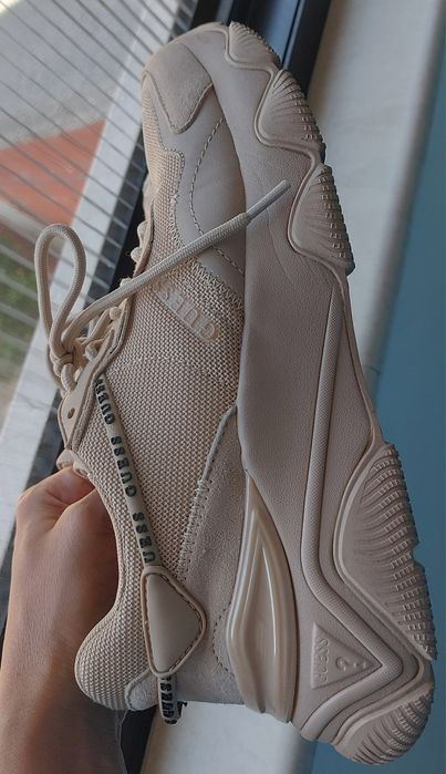 Маратонки  Guess