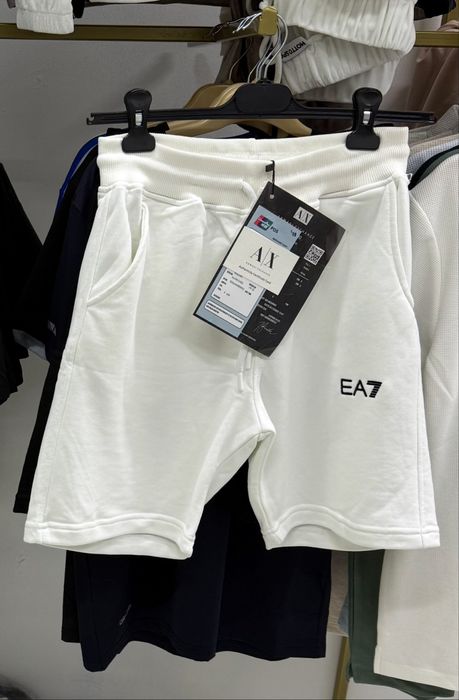 Шорты Nike и EA7