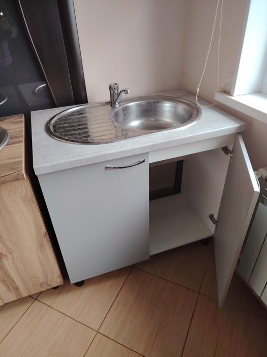 Продам кухонные тумбы мойки