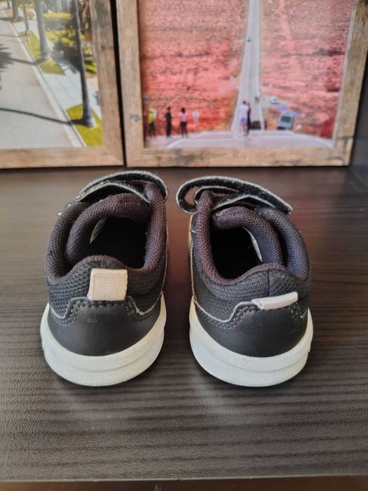 Детски маратонки Adidas 22 номер за момче