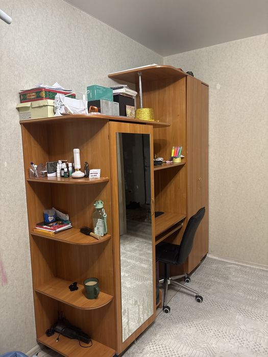 Продам шкаф и стол раздвижной