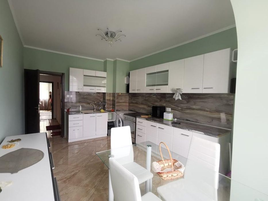 Дава се под наем Тристаен апартамент в София, Център - 120 кв.м за 900 € - Снимка #3