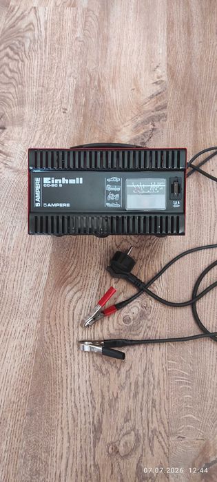 Зарядно за акумулатор Einhell