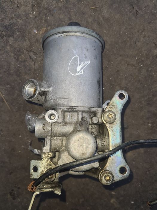 ГУР от Мерседес Бенс для 111 мотора