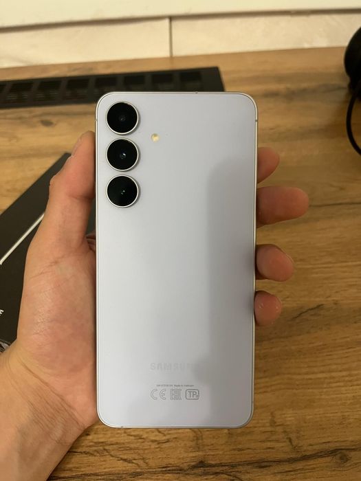 Телефон Samsung s25fe