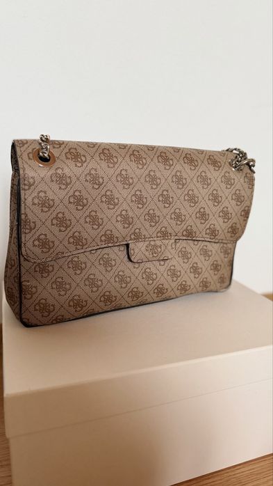 Geanta de umar Guess