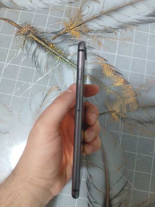 Айфон 8+ в хорошем состоянии