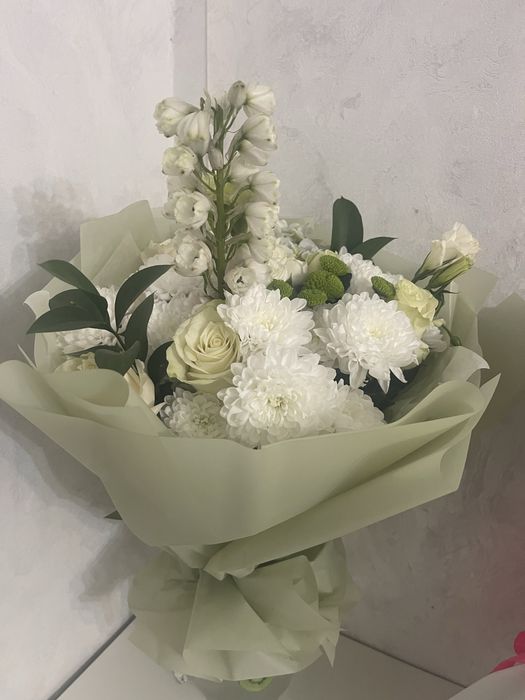 Цветы свежие красивые.