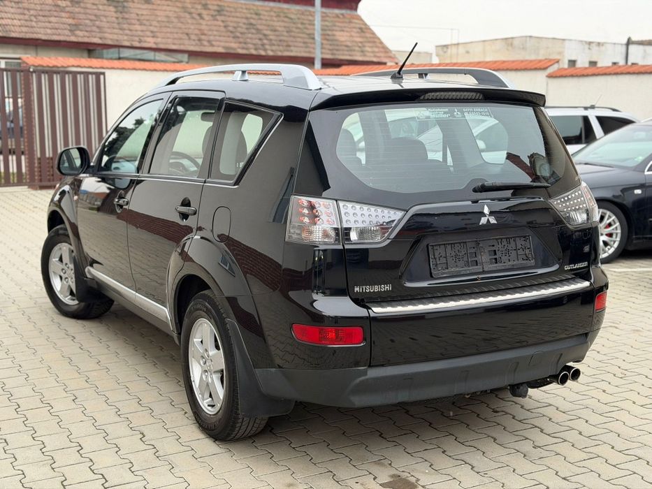 Mitsubishi Outlender 2.0 tdi 4x4 la buton