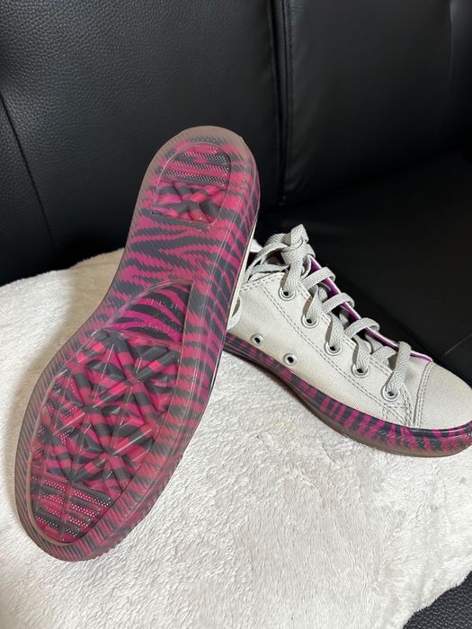 Converse animal print