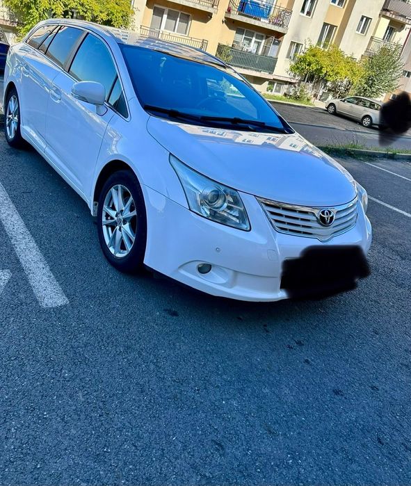 Toyota Avensis Mașina este în stare buna! Se vinde de pe SC!