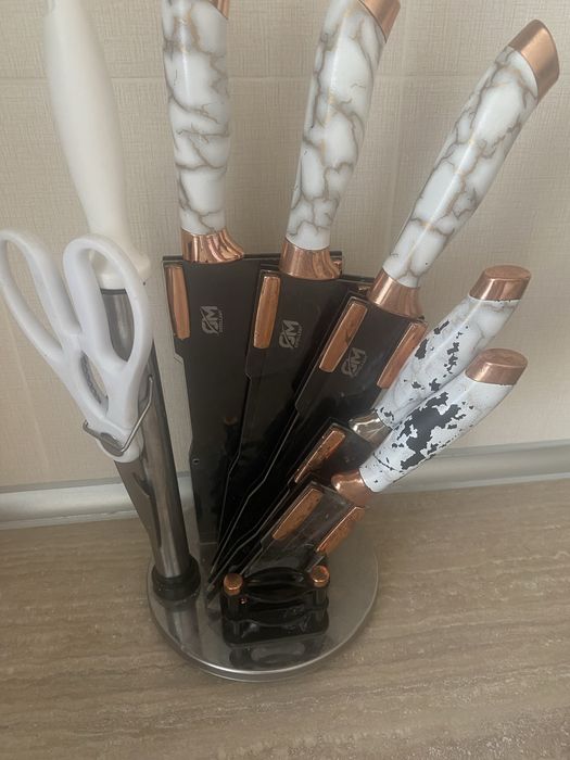 Продам нож набор