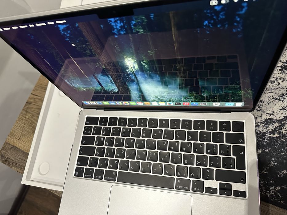 Macbook Air 13.6 M2 8/512 EAC