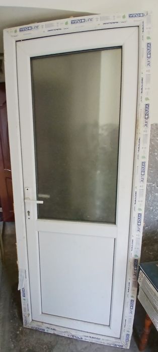 Ușa  pt baie de termopan