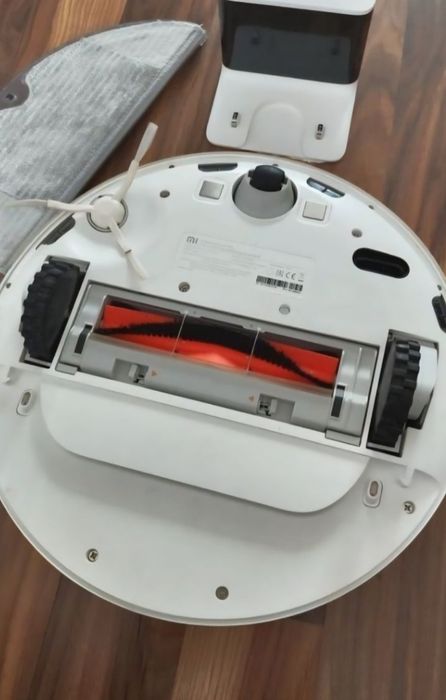 Curatenie camera Aspirator robot