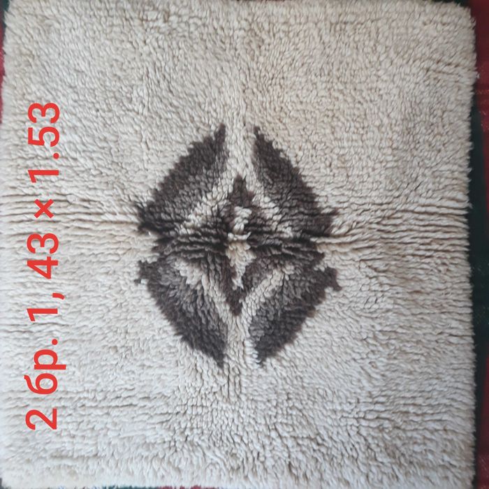 Продават се китеници