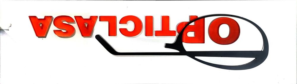 Светещи табели Opticlasa и Timeland  - идеално работещи.