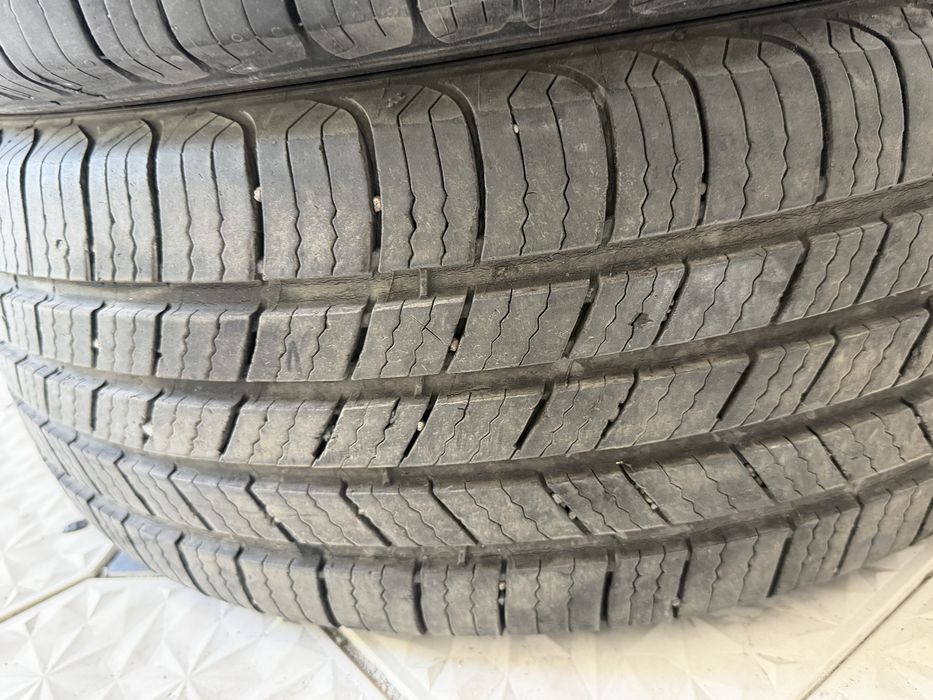 Michelin 215/55 R17 2 штука!