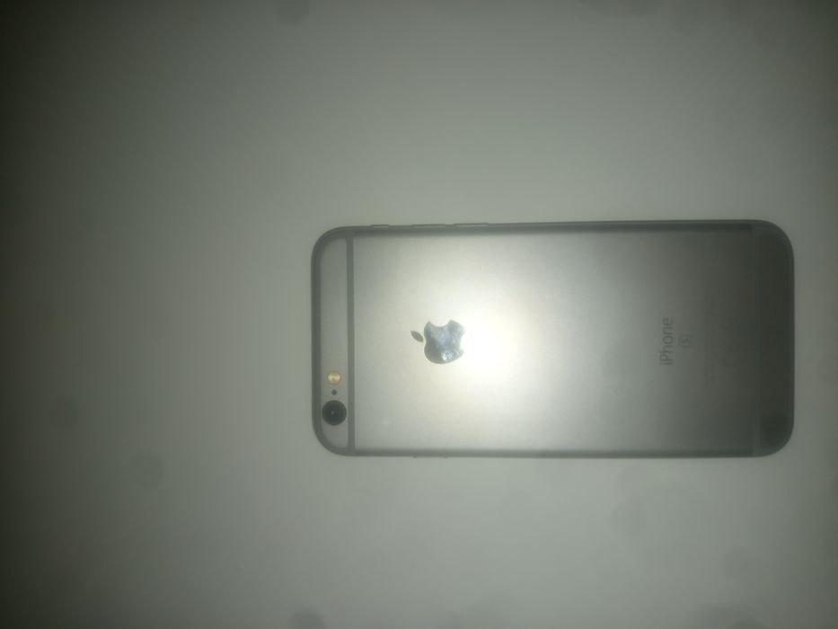 Продаю Iphone 6s