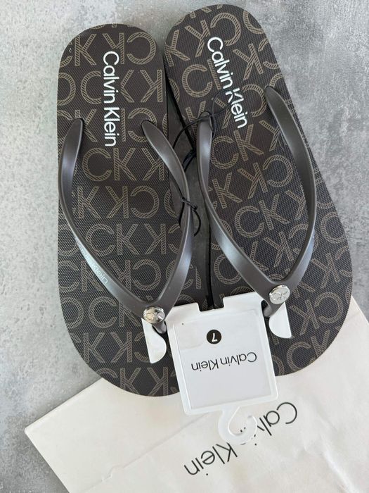 Calvin Klein джапанки