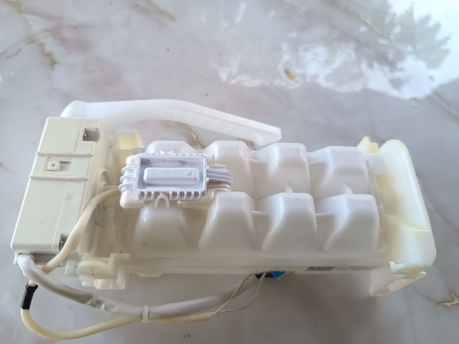 Ледогенератор за хладилник самсунг