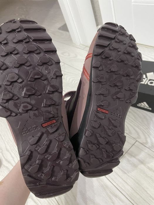 Продам зимние ботинки  terrex