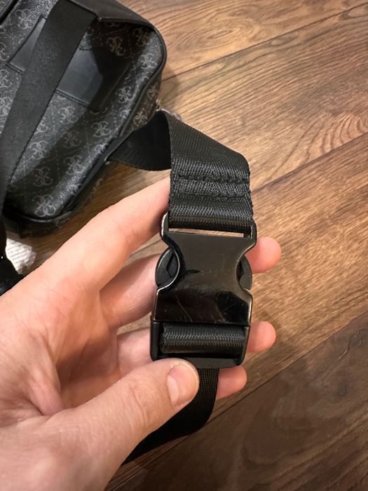 Guess - мъжка чанта